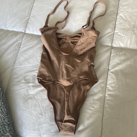 SKIMS Sculpting Thong Bodysuit Sz Large - Picture 2 of 5
